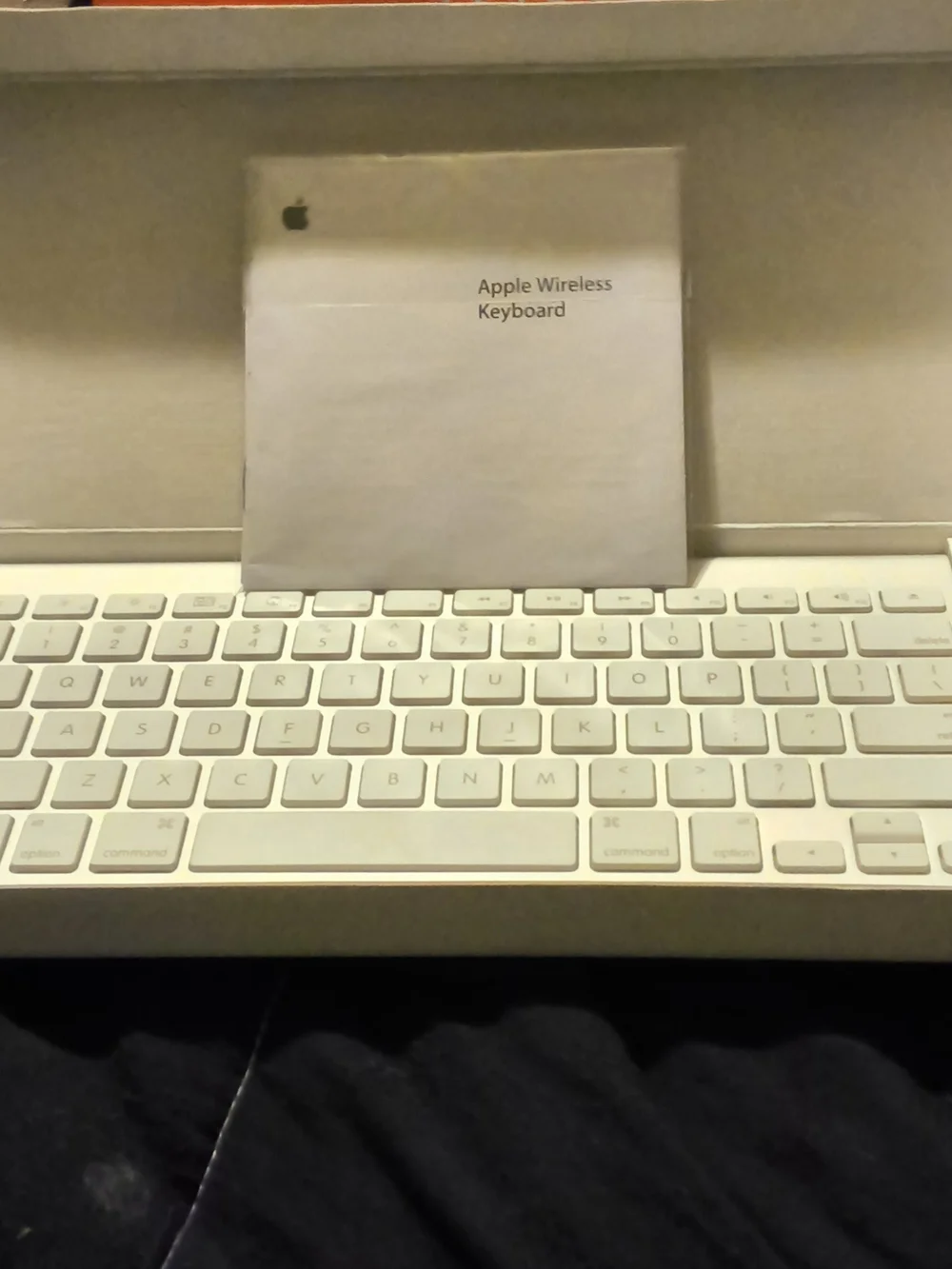 Apple White Wireless Keyboard - Slim Bluetooth Aluminum Design